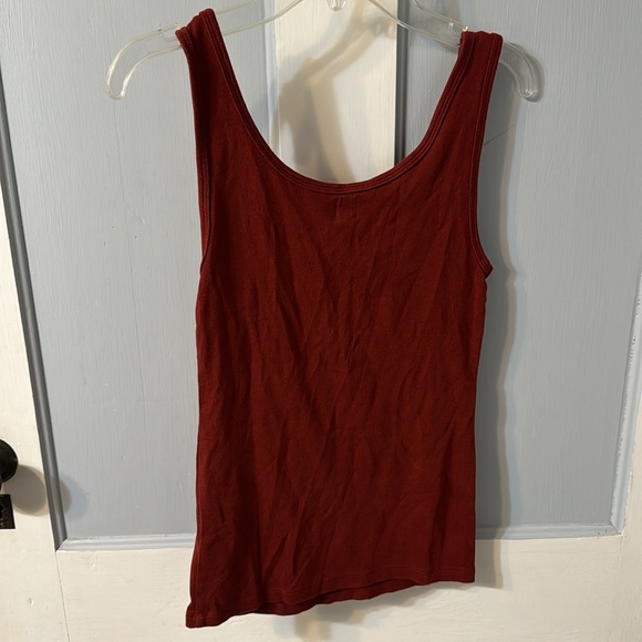 Tank - Picture 4 of 5